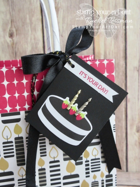 Click here to watch a how-to video and see this fun collapsible gift bag & tag I created with the June 2018 Broadway Star Paper Pumpkin kit in A Paper Pumpkin Thing Blog Hop! Have fun on the hop!…#apaperpumpkinthing #stampyourartout #stampinup - Stampin’ Up!® - Stamp Your Art Out! www.stampyourartout.com