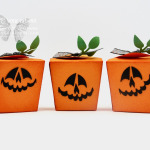 Click here to see how I made these adorable mini Jack-o-lantern/pumpkin treat boxes with the Spooky Bats Punch & the Takeout Box Dies (both new in the 2018 Holiday Catalog)…#stampyourartout #stampinup - Stampin’ Up!® - Stamp Your Art Out! www.stampyourartout.com